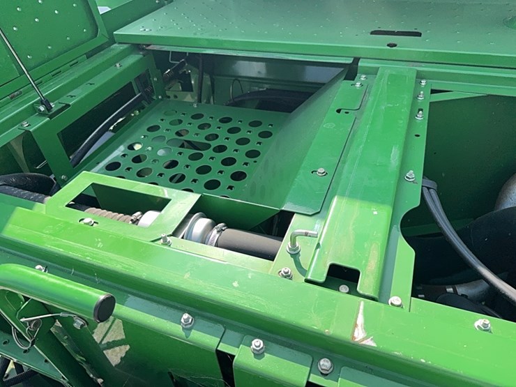2010-john-deere-9670-sts-image-86