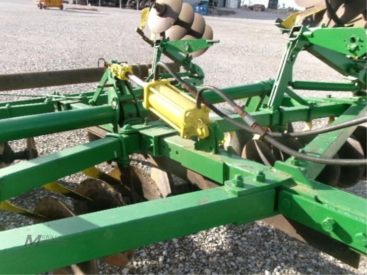john-deere-bw-image-13