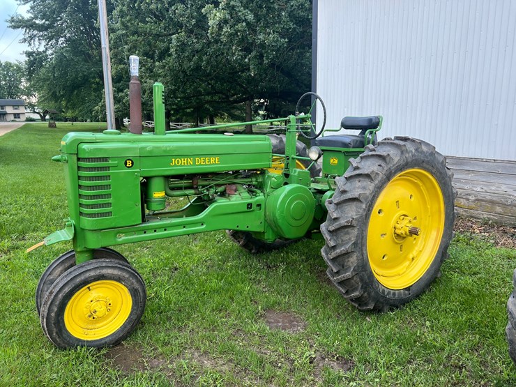 1952-john-deere-b-image-1