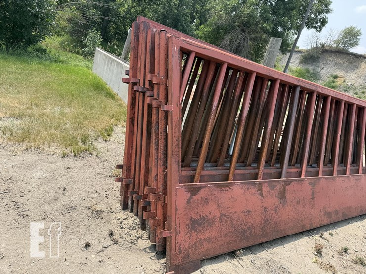 (11)-sturdi-feed-thru-fencing-panels-8265-image-2