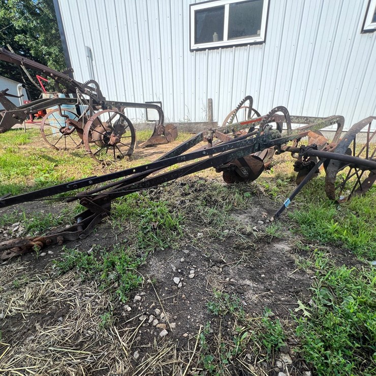 JOHN DEERE 2