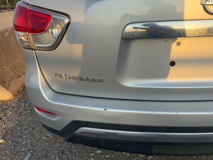 2016-nissan-pathfinder-image-10