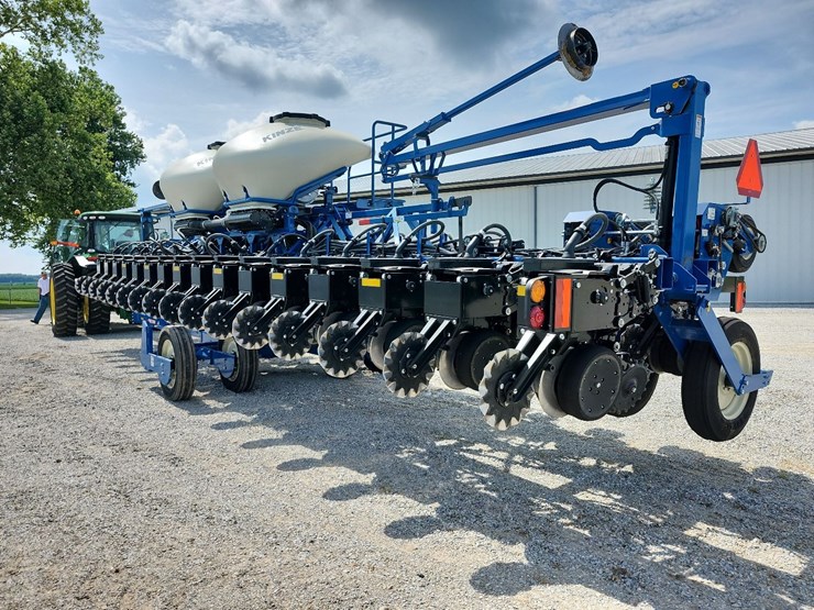 2023-kinze-3605-image-8