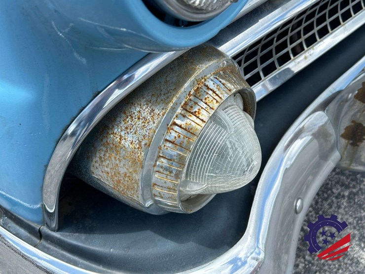 1955-ford-fairlane-club-sedan-image-32