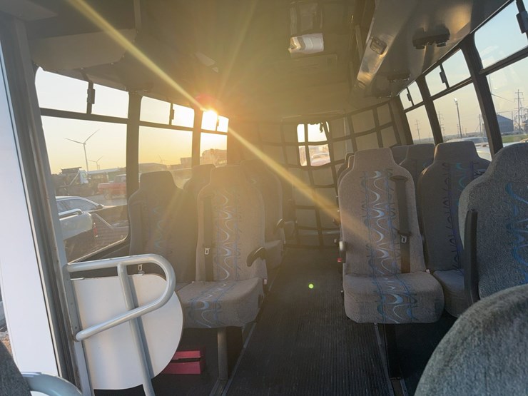 2006-ford-e450-image-27