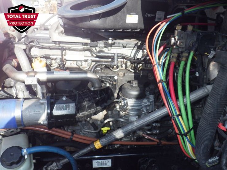 2021-freightliner-cascadia-126-image-25