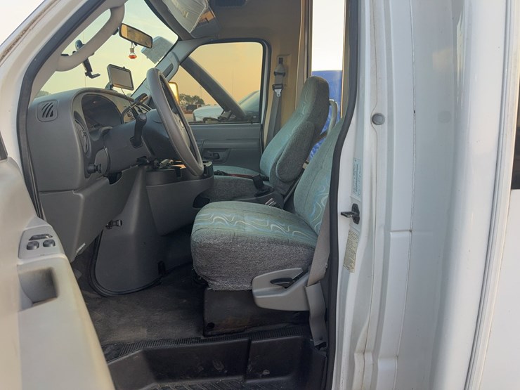 2006-ford-e450-image-22