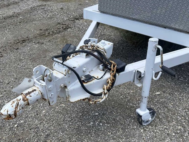 #48-•-onan-cummins-generator-on-trailer-image-3