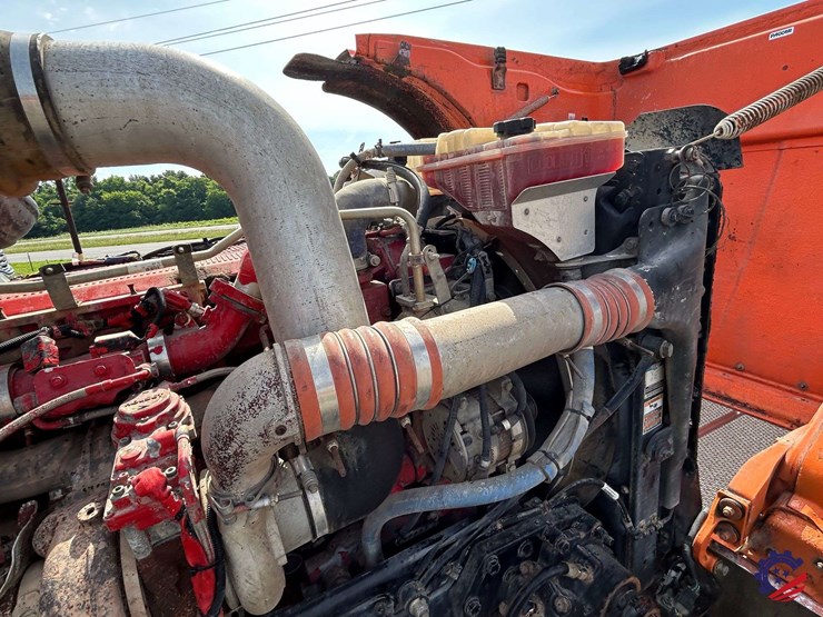2016-peterbilt-367-image-94