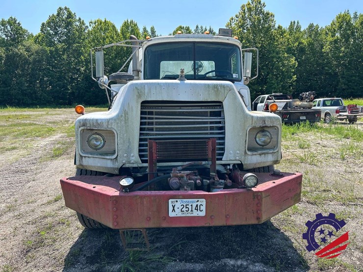 1995-mack-dm690s-image-13