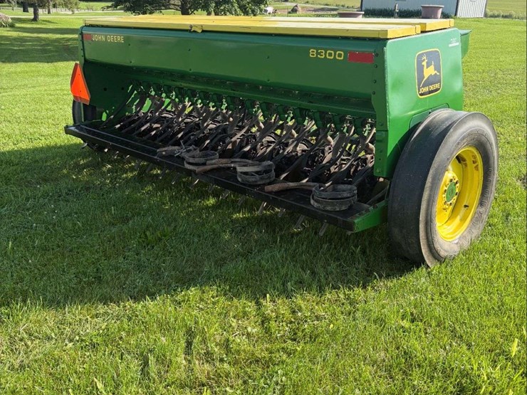 john-deere-8300-image-9