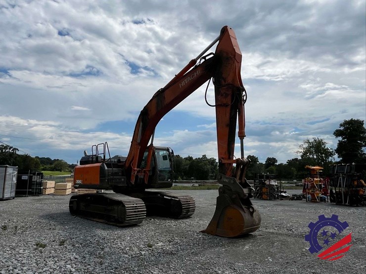 2018-hitachi-zx300-lc-6n-image-25