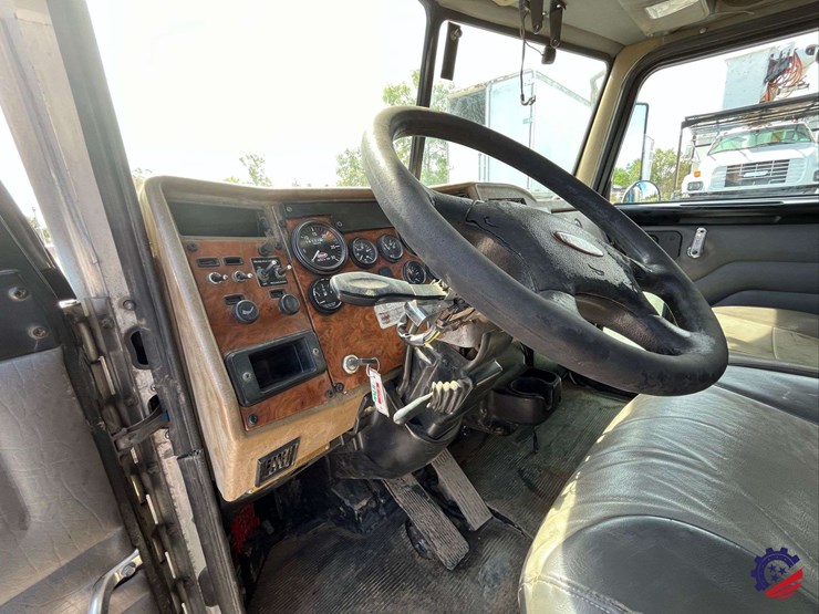 2008-peterbilt-340-image-74