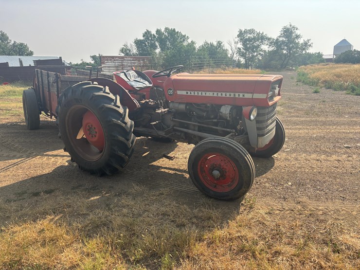 massey-ferguson-135-image-3