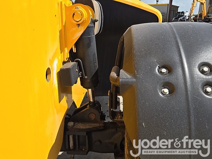 2017-jcb-510-56-image-31