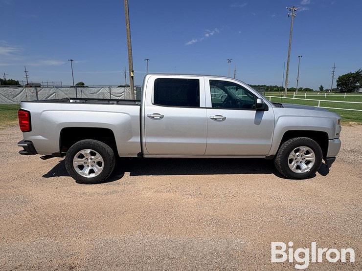 2018-chevrolet-silverado-1500-z71-4x4-crew-cab-pickup-image-8