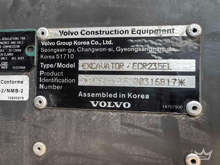 2025-volvo-ecr235e-tunnel-boom-hydraulic-excavator-image-11