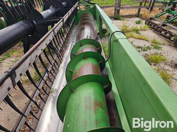 john-deere-220-image-18