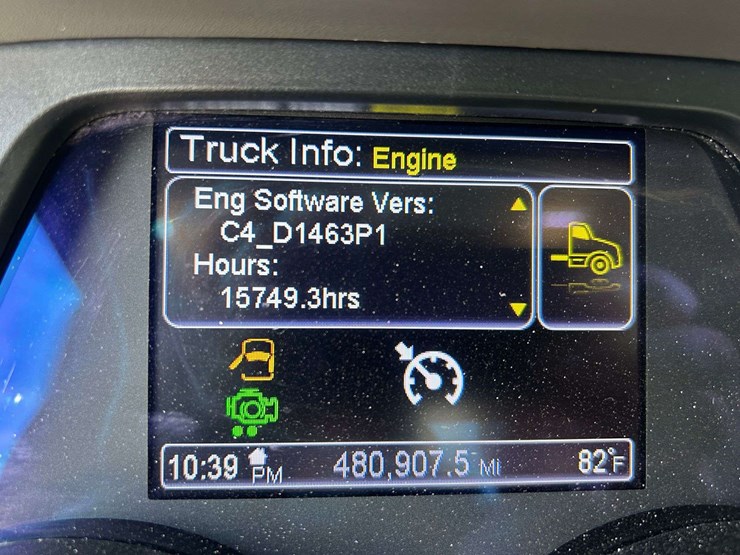 2019-peterbuilt-579-semi-tractor-image-33