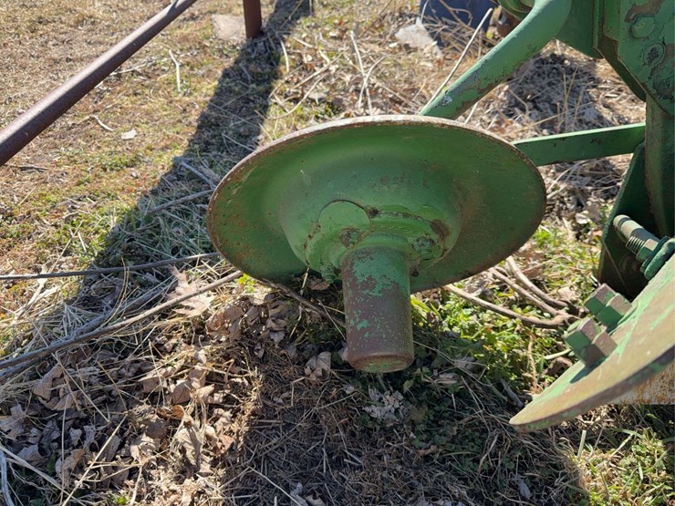 john-deere-three-point-two-bottom-plow-image-11