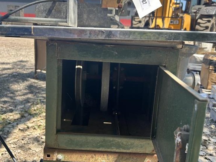 #87-•-central-machinery-10"-meat-saw-w/-sliding-table-image-8