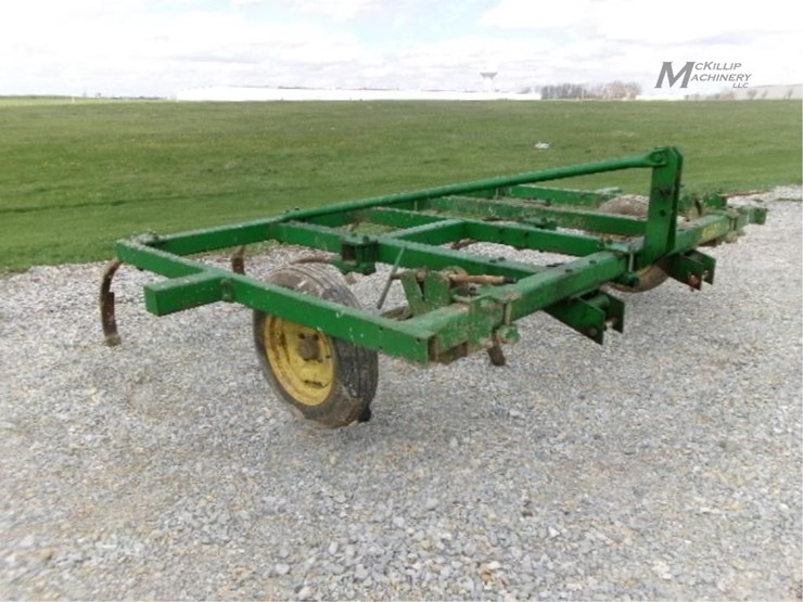 john-deere-100-image-3