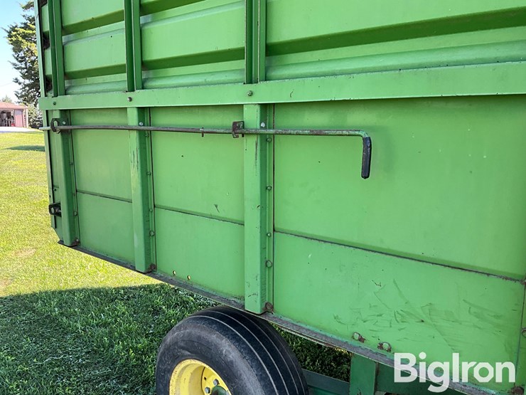 john-deere-716-image-17