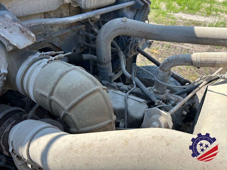 1998-mack-dm690s-image-56