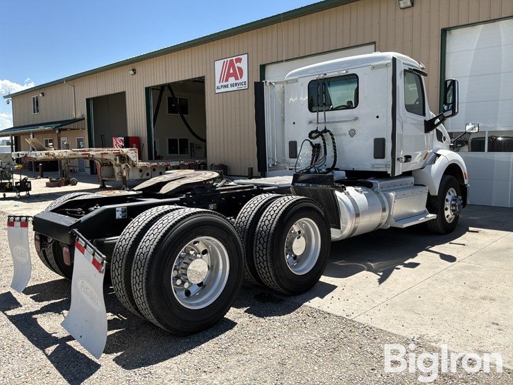 2015-peterbilt-579-image-5