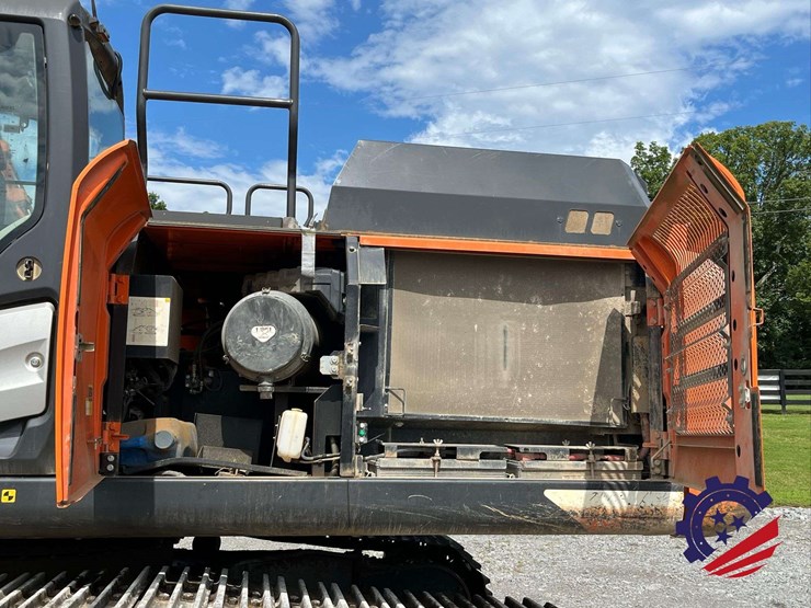 2018-hitachi-zx300-lc-6n-image-51