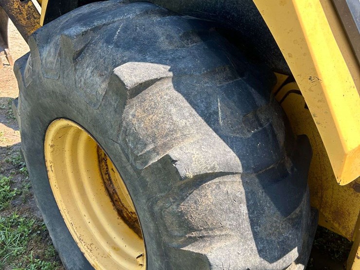 jd-410d-backhoe-image-19