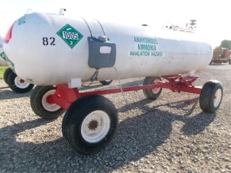 anhydrous-tank-on-gear-3370-image-6