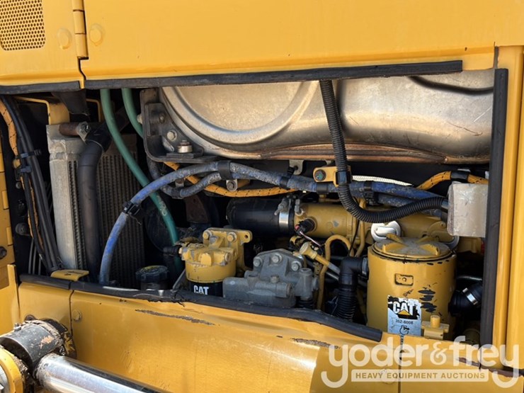 2018-caterpillar-d6n-lgp-image-41