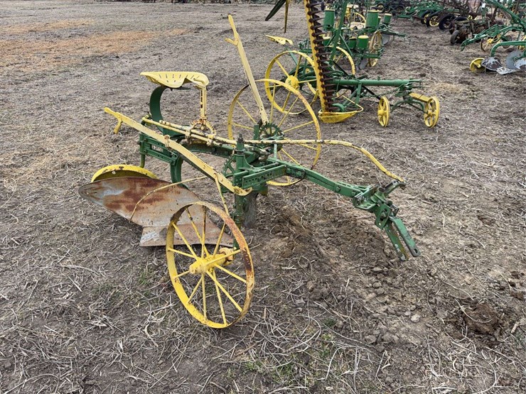 john-deere-one-bottom-plow-image-7