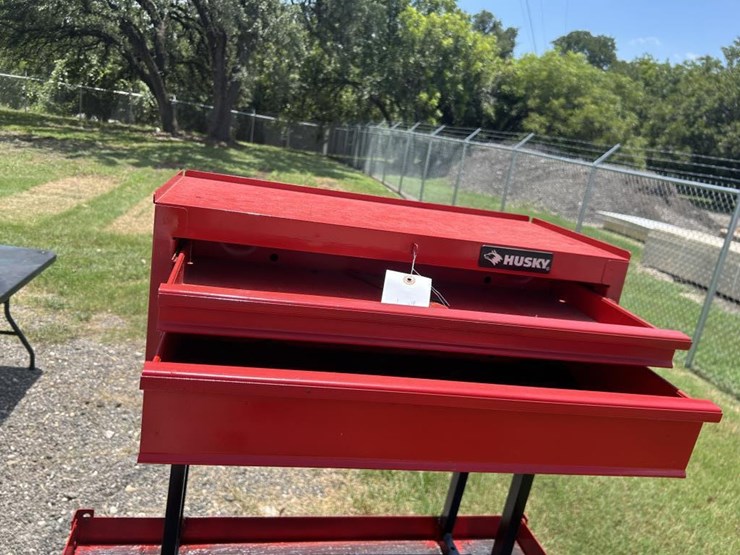 #69-•-husky-tool-box-w/-2-drawers-on-rolling-cart-stand-image-5