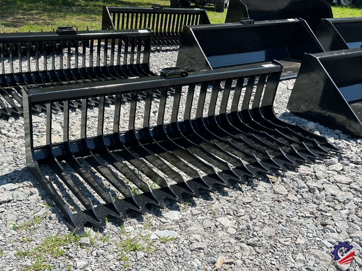 skid-steer-skeleton-bucket-low-side-attachment-image-2
