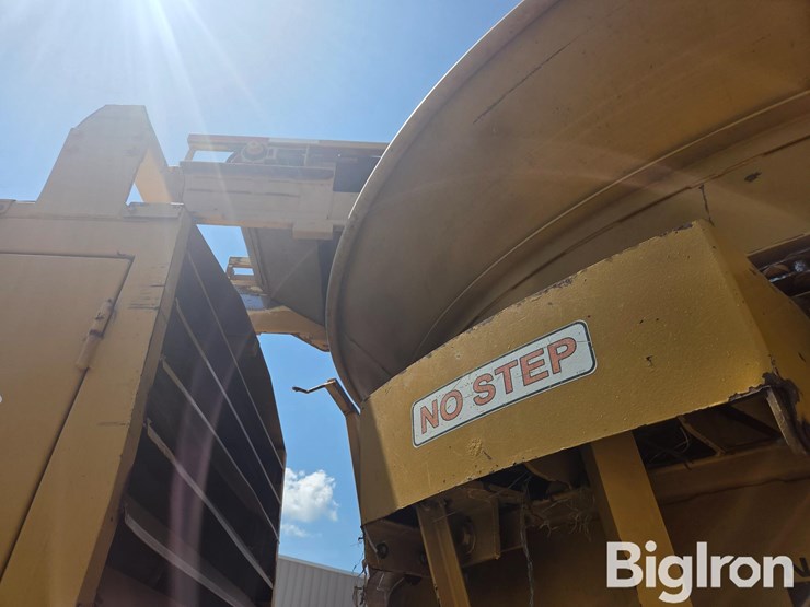 2015-caterpillar-c18-image-16
