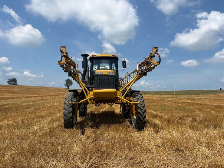rogator-1254-sprayer-image-3