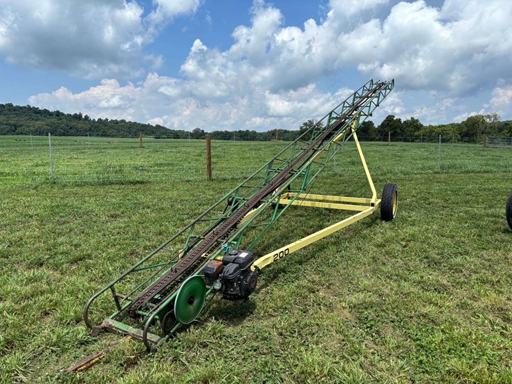 john-deere-200-image-1