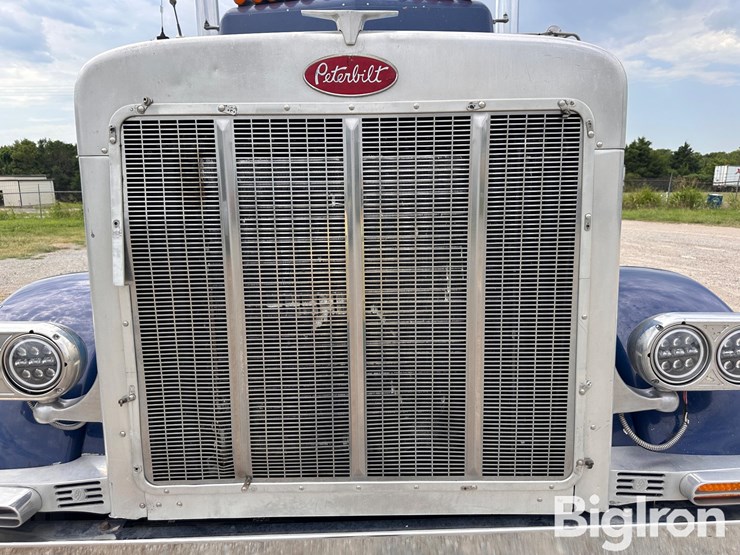 2004-peterbilt-379-image-15