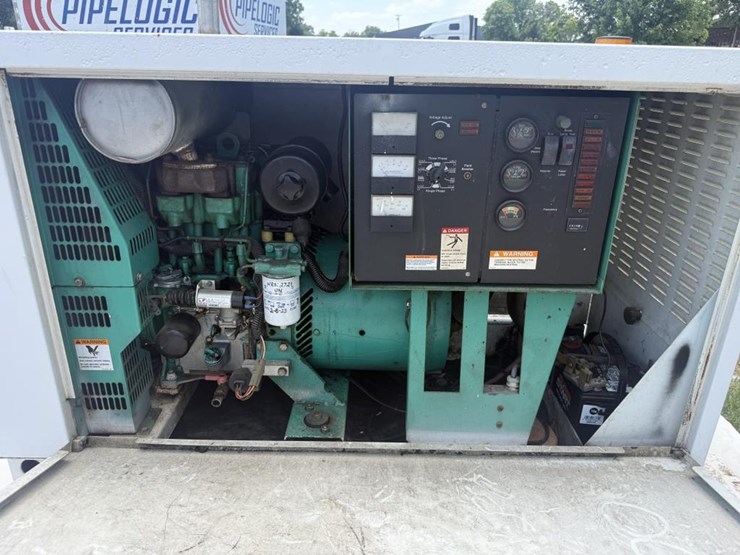 #48-•-onan-cummins-generator-on-trailer-image-17