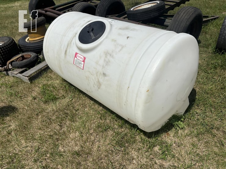 200-gal-poly-tank-6417-image-1