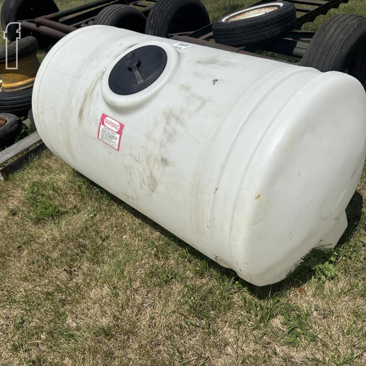 200 GAL POLY TANK 6417