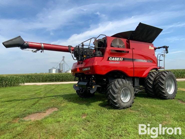 2018-case-ih-8240-image-5