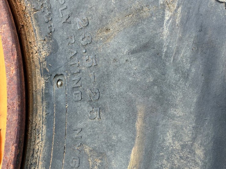 #2440-•-4-28.5--25-dirt-pan-tires-with-wheels-image-5