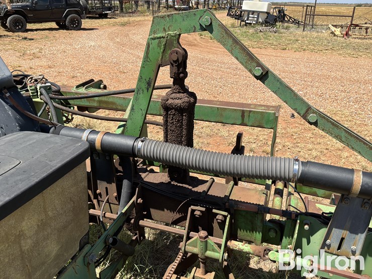 john-deere-7300-image-11