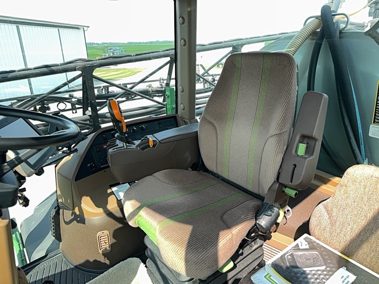 2011-john-deere-4730-image-47