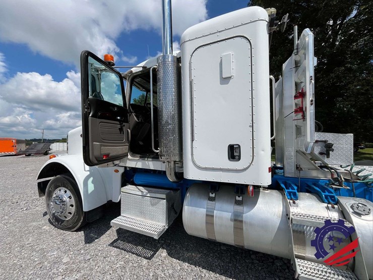 2013-peterbilt-367-image-70