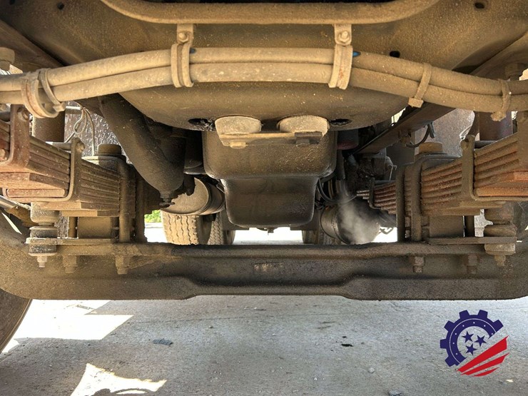 1999-volvo-truck-vnm84-tri-axle-dump-truck-image-42