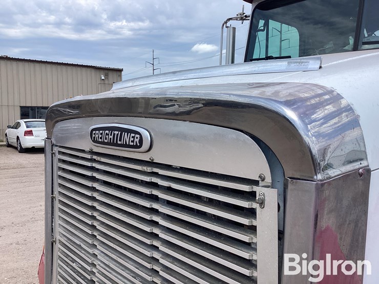 1999-freightliner-fld112-image-15